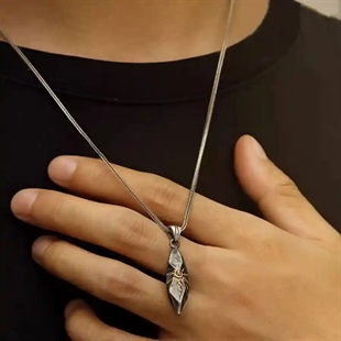 Solar Edge – Herre Halssmykke i Rustfritt Stål