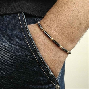 Gyldent hamatitt armbånd med 4 mm perler