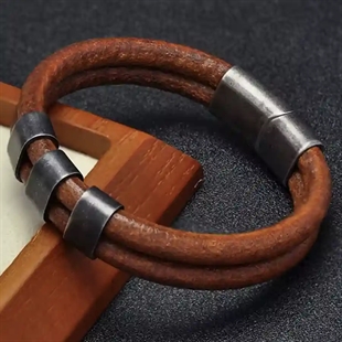 Brunt herrearmbånd i fiberlær med vintage stål og magnetlås – 6 mm remmer