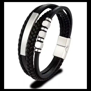 Herrearmbånd i svart imitert lær med rustfritt stål og magnetlås