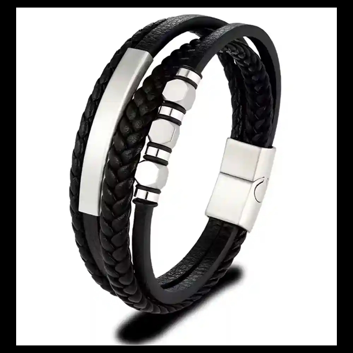 Herrearmbånd i svart imitert lær med rustfritt stål og magnetlås