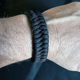 T5 armbånd "svart"