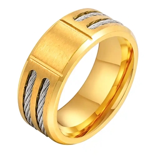 Stålwire designring i forgylt rustfritt stål.