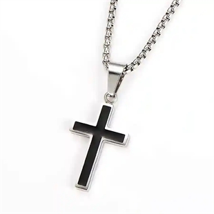 Nordic Faith – Korshalssmykke i blankt stål