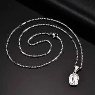 Ovalt herresmykke i rustfritt stål – 2.05x1.22 cm anheng