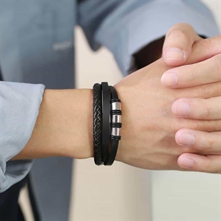 Svart armbånd for menn