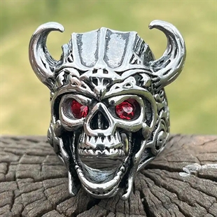 Viking Skullring i rustfritt stål.