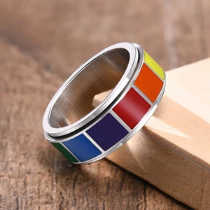Spinning Pride -ring i regnbuefarger