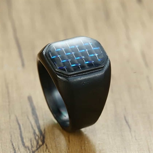 Svart herre-ring med blå carbon