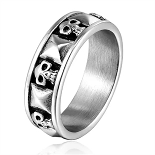 Old skull ring 8mm Spikes