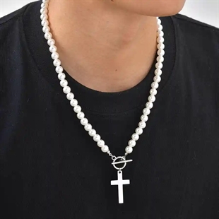 Perlekjede til menn med hvite perler og korsanheng
