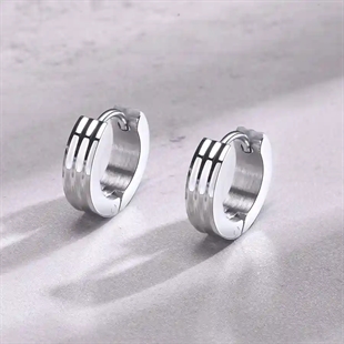 Silver Ridge Hoop – Klassisk Herreørering i Rustfritt Stål