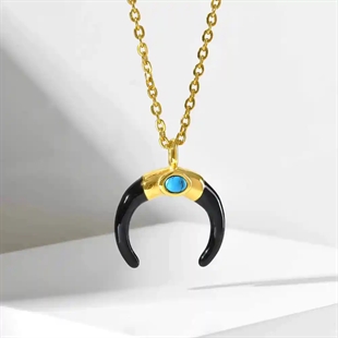 Golden Horn halskjede til menn i forgylt stål med turkis stein og svart horn – marjoe.no